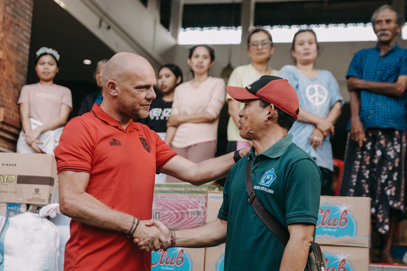 podiumnews.com-Bali United Bantu Korban Banjir, Kades Kesiman Kertalangu Berterima Kasih